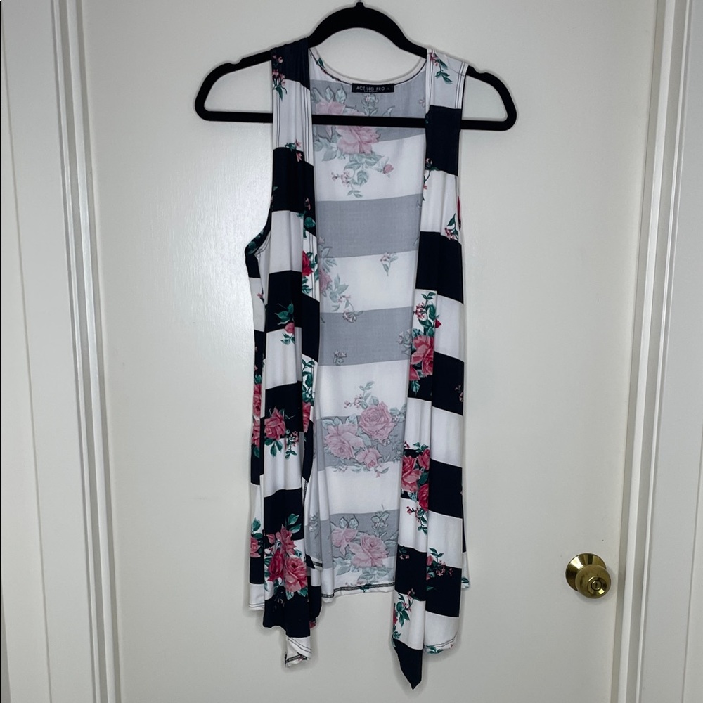 Acting Pro Floral and Stripe Sleeveless Top